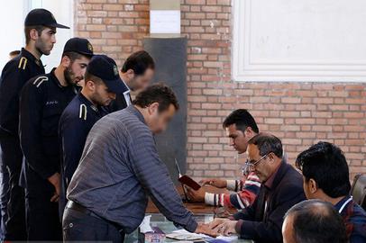 «مهراب پوراکبر»، دادستان عمومی و انقلاب مهاباد روز چهارم اسفند حبس‌کشی در مهاباد را تکذیب کرد