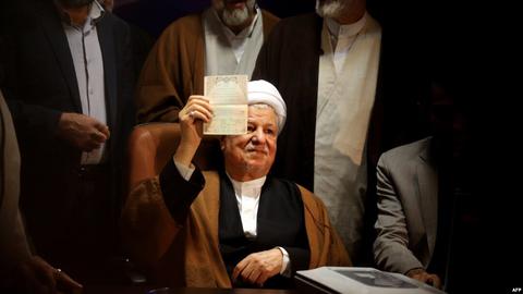 مصلحی گفته که بر اساس گزارشات «کف خیابان» به این نتیجه رسیده که هاشمی رفسنجانی رای بالایی دارد و برای «حفظ نظام» به «مصلحت نظام» این است که او رد صلاحیت شود.