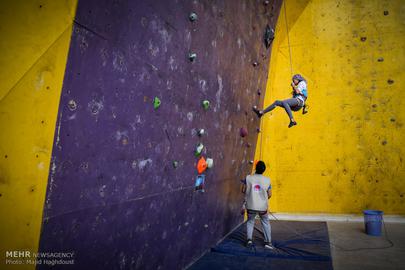 Tehran Hosts Asian Rock Climbing Competition