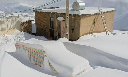 قطع برق ۶۰ روستا در کهگیلویه و بویراحمد در پی بارش سنگین برف
