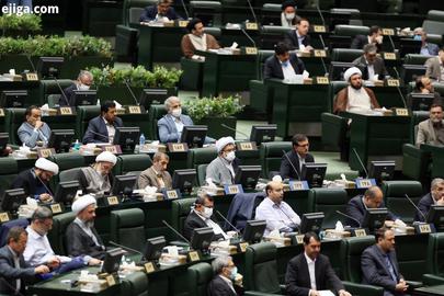گزارش پیش رو، ارزیابی «ایران‌وایر» از عملکرد ۱۰۰ روزه نمایندگان استان لرستان در مجلس یازدهم است.