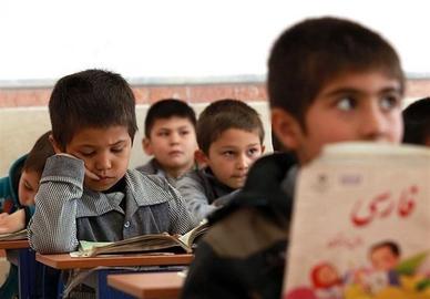 تاثیر کرونا در ایران بر دانش‌آموزان افغانستانی؛ عدم توانایی خرید گوشی‌های هوشمند و اینترنت