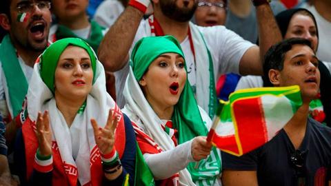 طی نامه‌ای که شخص جیانی اینفانتینو ارسال کرد، فدراسیون فوتبال ایران موظف شد به صورت «عملی» اجازه ورود زنان به «تمامی ورزشگاه‌‌های کشور» را صادر کند.