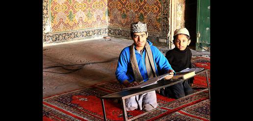 کودکان درحال یادگیری قرآن