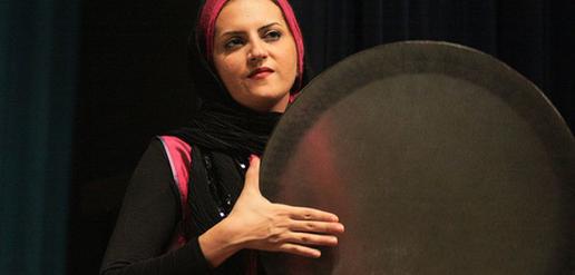 Authorities forced musician Harir Shariarzadeh off stage during a performance