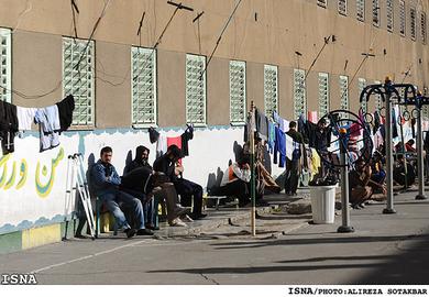 موبایل ۲ میلیونی در زندان رجایی شهر۲۰ میلیون قیمت دارد