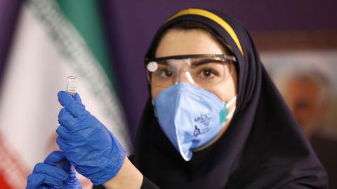 گمرک و هلال احمر ایران از هرگونه اطلاع‌رسانی درباره واکسن‌های وارداتی منع شدند