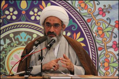  امام جمعه بوشهر:باید از جسدم رد شوند تا در بوشهر کنسول گری انگلیس تشکیل شودمگر ملکه الیزابت التماس کند