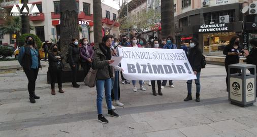 سه نفر از آن‌ها، در تظاهرات اعتراضی خروج ترکیه از «معاهده منع خشونت علیه زنان» شرکت داشتند.