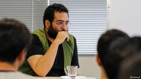 Satirist Kiumars Marzban was released from Evin Prison on Wednesday, February 24, 2021, after being detained for two years, six months and three days