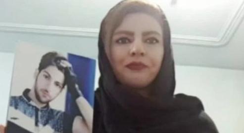 Farzaneh Ansarifar – the sister of Farzad Ansarifar, a protester killed during Iran’s nationwide November 2019 demonstrations – has been beaten at the Behbahan prosecutor's office.