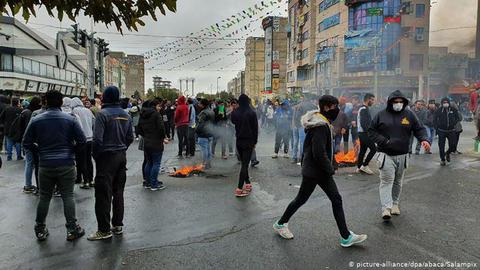 اعتراضات آبان ۹۸  به اکثر شهرهای ایران کشیده شد