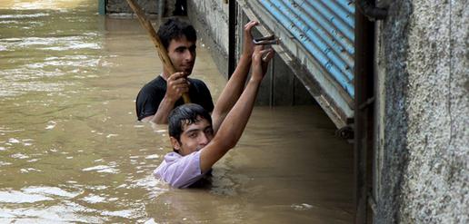 سیل و توفان، ایران را می‌بلعد