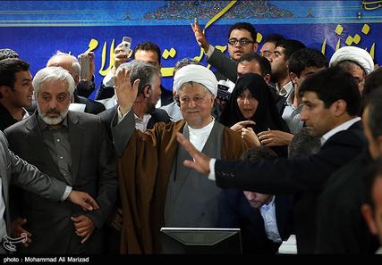 پاسخ دفتر هاشمی به سرمقاله شریعتمداری در روزنامه کیهان 