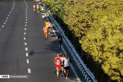 Hundreds Take Part in Tehran Marathon