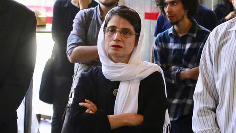 محکومیت نسرین ستوده به ۳۸ سال زندان و ۱۴۸ ضربه شلاق