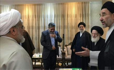 While in Tehran, Grand Ayatollah Musa Shobairi Zanjani met with former president Mohammad Khatami and other well-known reformists