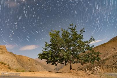 The Stunning Perseid Meteor Showers Over Iran's Deserts