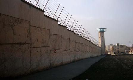 Political Prisoners Denied Phone Calls, Medical Care and Books