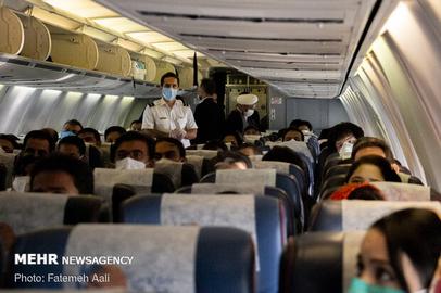 به دنبال تداوم پیک ششم کرونا در ایران، ستاد ملی مقابله با کرونا طی مصوبه‌ای از شرکت‌های هواپیمایی خواست ظرفیت پذیرش مسافر در پروازهای داخلی را به ۶۰ درصد کاهش دهند.