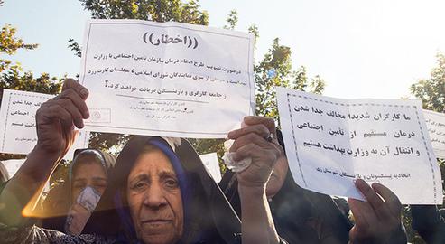 این فعال دانشجویی که برای حمایت از معترضان به این تجمع رفته بود، با یورش ماموران امنیتی با ضرب و شتم فراوان بازداشت و به بازداشتگاه منتقل شده بود.
