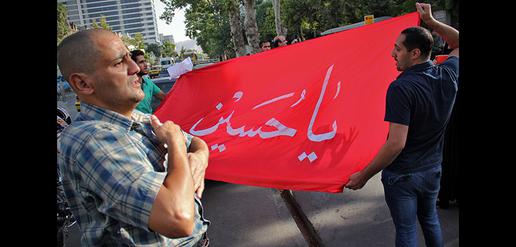 تجمع اعتراض آمیز به اکران فیلم رستاخیز 