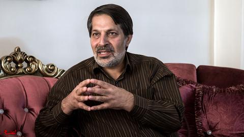 عمادالدین باقی، فعال حقوق بشر ساکن ایران