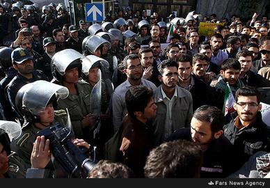Shiraz Protests: Security Forces Shot at Protesters as They Tried to Get Away