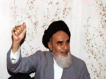 «روح‌الله خمینی» در فتوایی، استفاده از این روش را نه تنها حرام ندانسته بلکه مجاز خوانده و توصیه کرده بود.