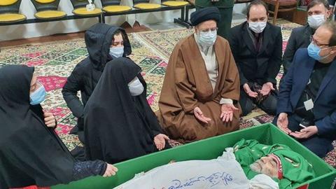 عصر روز شنبه ۸آذر۱۳۹۹ گفت‌وگویی با همسر «محسن فخری‌زاده»، معاون وزیر دفاع ایران، که طی حادثه‌ای تروریستی کشته شد، از تلویزیون حکومتی ایران پخش شد