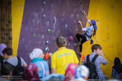 Tehran Hosts Asian Rock Climbing Competition