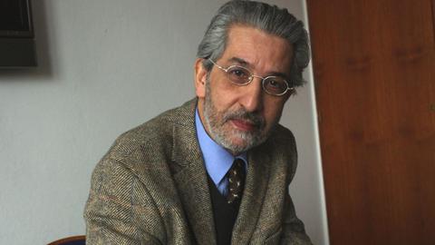 مهران براتی، معاون دبیرکل و مسئول امور بین‌الملل  شورای مدیریت گذار، این پیام را «وداع شاهزاده رضا پهلوی با سلطنت طلبان چکمه پوش» می‌خواند.