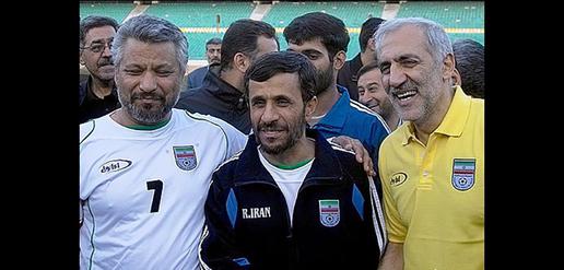 محمد دادگان و محمود احمدی نژاد در تمرین تیم ملی پیش از جام جهانی 2006 