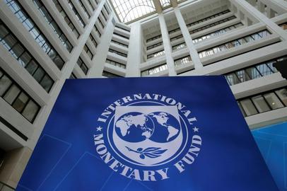 صندوق بین‌المللی پول تا الان چند بار نرخ رکود اقتصادی ایران را در سال ۲۰۱۹ پایین آورده است تا آنجا که در آخرین برآوردها عدد منفی ۶درصد مقابل نام ایران نوشته شده است.