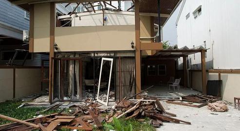 Üç İranlı bombaçı Avstraliyalı tədqiqatçı ilə mübadilə edildi və Əraqçi onları qarşılamaya getdi