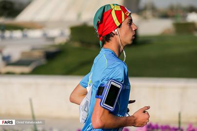 Hundreds Take Part in Tehran Marathon