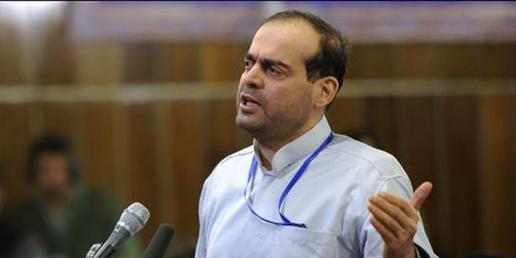 «مه‌آفرید خسروی» به اتهام اختلاس سه هزار میلیارد تومانی و «وحید مظلومین» به اتهام گردش مالی در حدود دو تن سکه بهار آزادی به ارزش کم‌تر از هزار میلیارد تومان اعدام شدند.