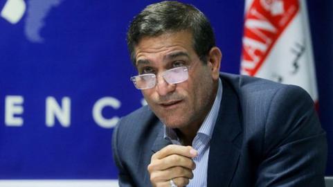 «سلمان خدادادی»، یکی دیگر از نمایندگان مجلس پنجم است که پس از سال‌ها، مشخص شد با زنی در ارتباط بوده و دارای پرونده تخلفات اقتصادی است.