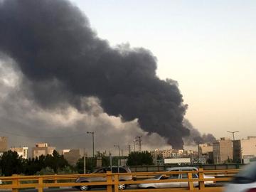 خبرگزاری‌های رسمی از آتش سوزی در پالایشگاه نفت تندگویان تهران در منطقه باقر شهر در جنوب تهران، خبر دادند.