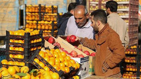 گزارش مرکز آمار ایران نشان می‌دهد تورم مواد غذایی به مرز خطرناک ۶۵درصد رسیده است. این عدد یکی از بزرگ‌ترین ارقام تورم در تاریخ اقتصاد ایران است.