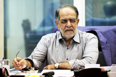 به نظر می رسد مقصود از «بیزینس من» اکبر ترکان باشد.