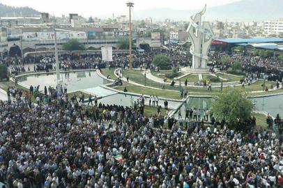 تجمع کازرونی‌ها در اعتراض به برخی تقسیمات استانی