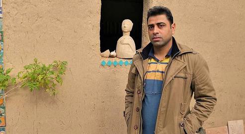 FNV officials wrote to President Rouhani, demanding the immediate release of workers' rights activist Esmail Bakhshi (pictured) and Sepideh Gholian