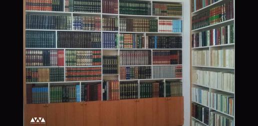 کتابخانه باقی‌مانده از ناصر سبحانی با بیش از ۱۵۰۰ عنوان کتاب در زمینه تاریخ اسلام و مبانی فقهی