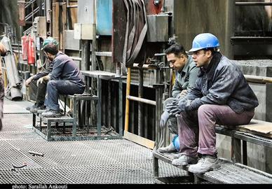 هرروز اخبار زیادی از رعایت نشدن استاندارد بهداشتی در کارگاه‌های تولیدی و صنعتی منتشر می‌شود و دولت هنوز اقدام مشخصی برای پاسخگویی به نگرانی‌های بهداشتی کارگران انجام نداده است.