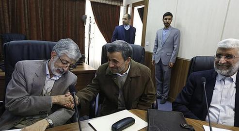Now, on another Sunday, he has re-accused former ex-speaker Gholam-Ali Haddad-Adel of “kissing Farah Pahlavi's hand”