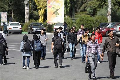 «محمدرضا مهدی زاهدی»، رییس کمیسیون آموزش و تحقیقات مجلس هم گفته که با توجه به شرایط موجود، بازگشایی کلاس‌های دانشگاهی دست‌کم تا نیمه اردیبهشت‌ماه متصور نیست.