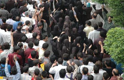 اعتراضات به این ویژه‌نامه از اول خرداد در دانشگاه تبریز آغاز و به‌سرعت به سایر شهرهای تُرک‌نشین گسترش یافت.