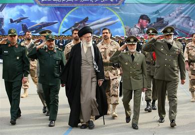 نیروهای مسلح در ایران پس از پایان جنگ با چراغ سبز آیت‌الله «علی خامنه‌ای» وارد فعالیت‌ اقتصادی شدند و ثروت، شرکت و ساختار تجاری-مالی قابل اعتنایی برای خود دست و پا کردند .