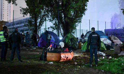 جمع‌آوری بیش از هزار پناه‌جو از شمال پاریس